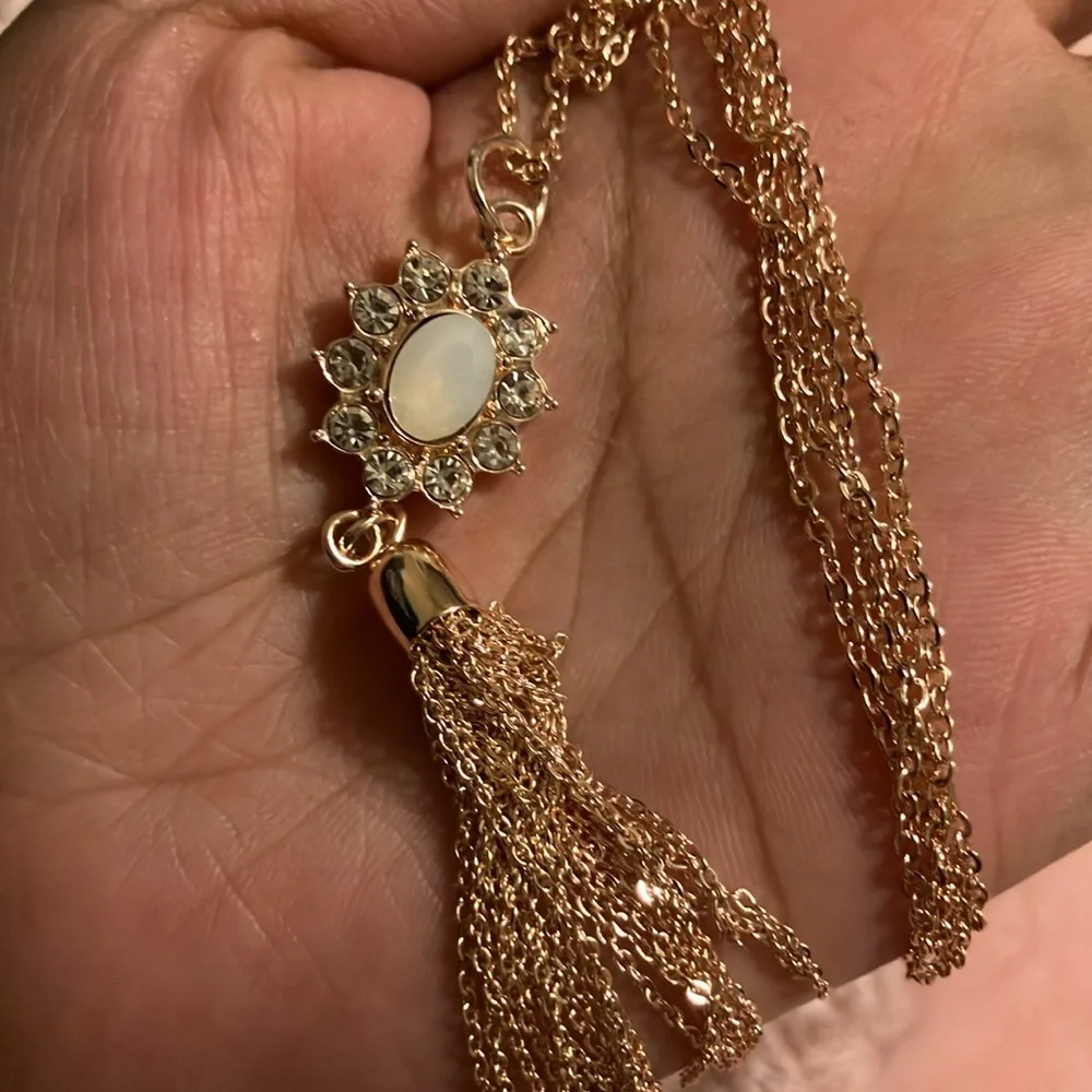 Lauren Conrad necklace - Picture 4 of 5